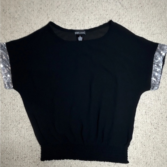 Wet Seal Tops - Wet Seal Black Short Sleeve Top with Silver Sequin Sleeve Accents